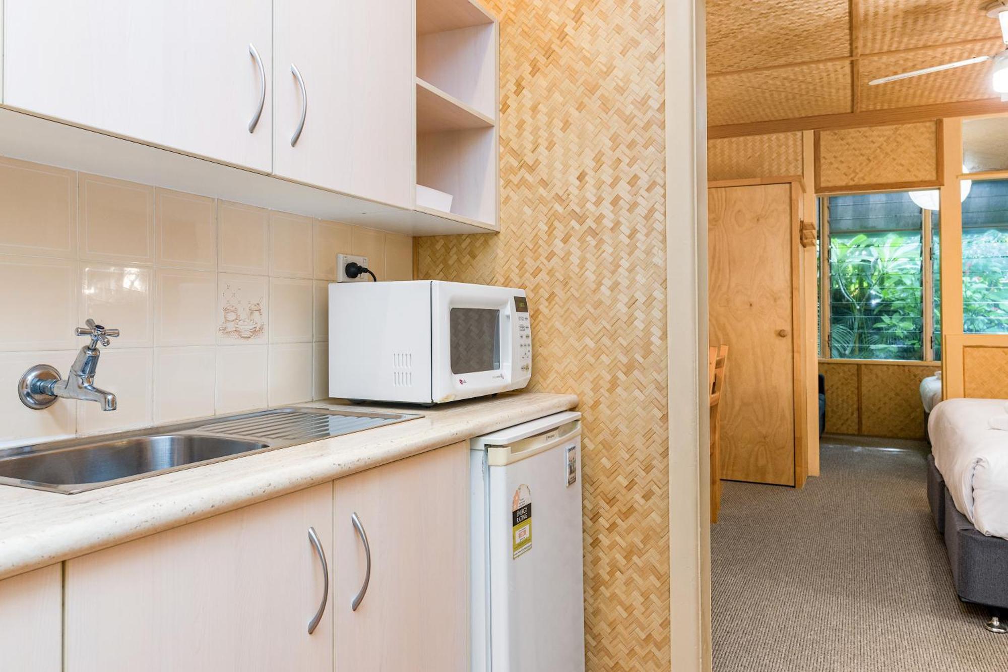 Tallow Beach Motel (Adults Only) Byron Bay Exterior photo